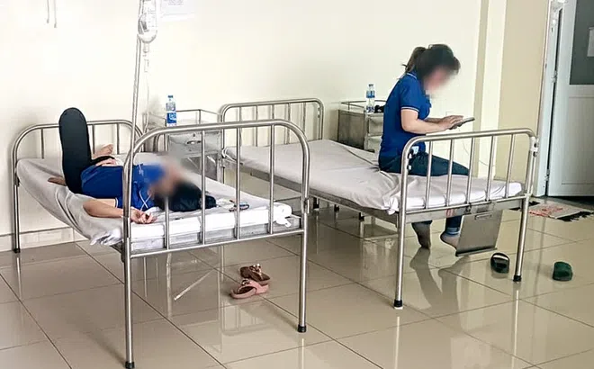 50 công nhân tại TP.HCM có triệu chứng ngộ độc sau bữa ăn trưa tại công ty