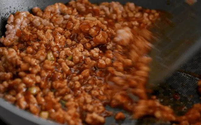 Dấu hiệu nhận biết thịt heo bệnh, ngon mấy cũng không nên ăn